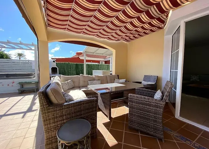 Comfortable Family House With Pool And Jacuzzi