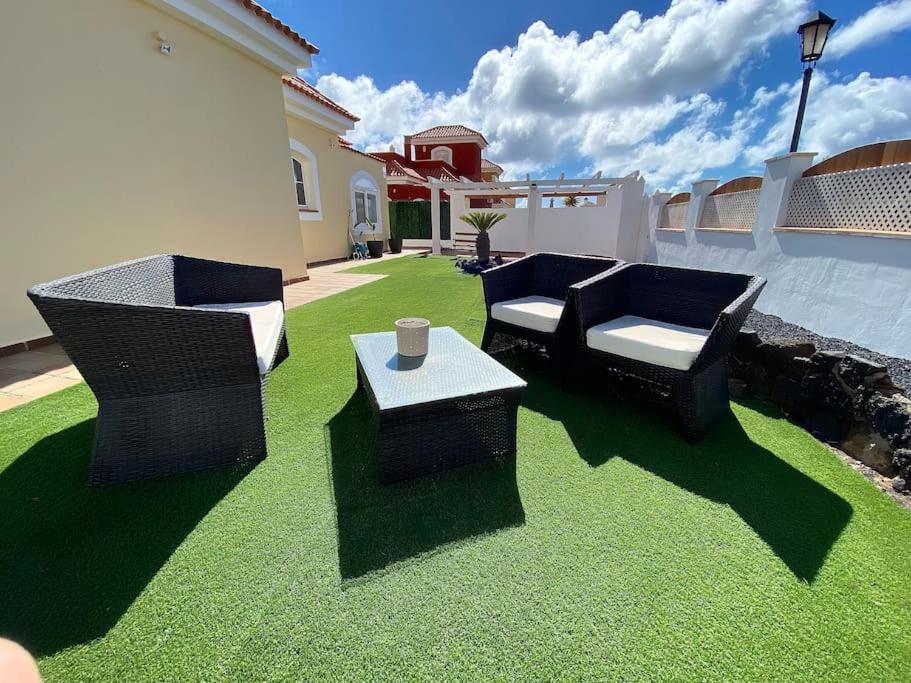 Villa Comfortable Family House With Pool And Jacuzzi *