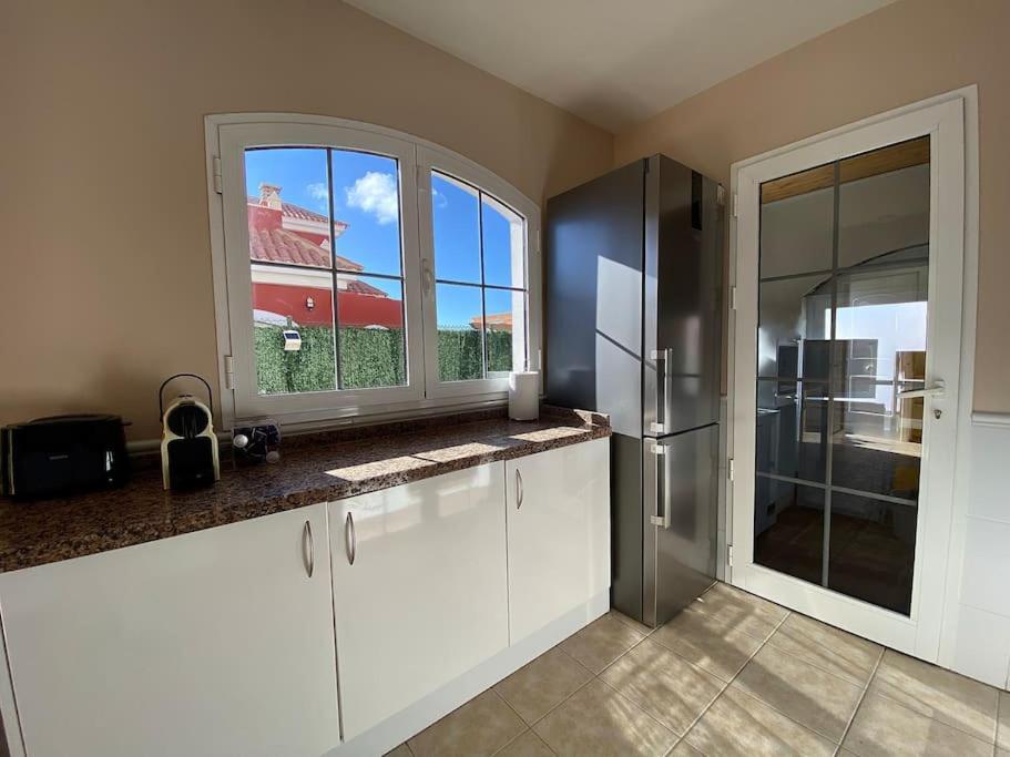 Villa Comfortable Family House With Pool And Jacuzzi *