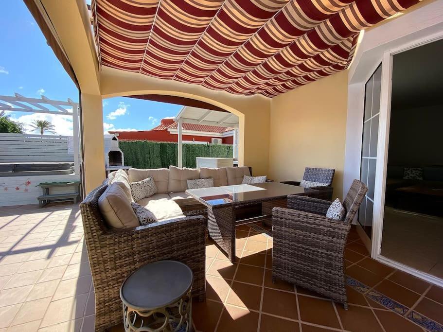 Comfortable Family House With Pool And Jacuzzi Villa Costa De Antigua