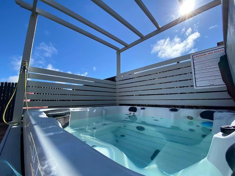 Villa Comfortable Family House With Pool And Jacuzzi